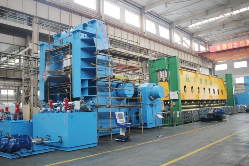 园区新闻 15米智能产线全程无人化——华鲁装备从“跟跑”到“领跑”，锻造“国之重器”金属成形机床制造新高峰